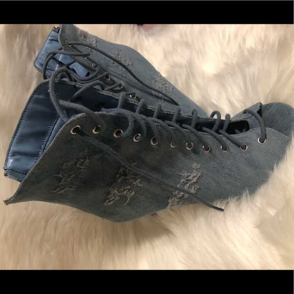 Distressed denim heels - Picture 2 of 3